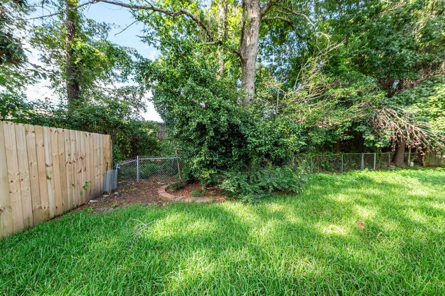 Building Photo - 4 Bedroom, 2.5 Bathroom Home in Tall Pines...