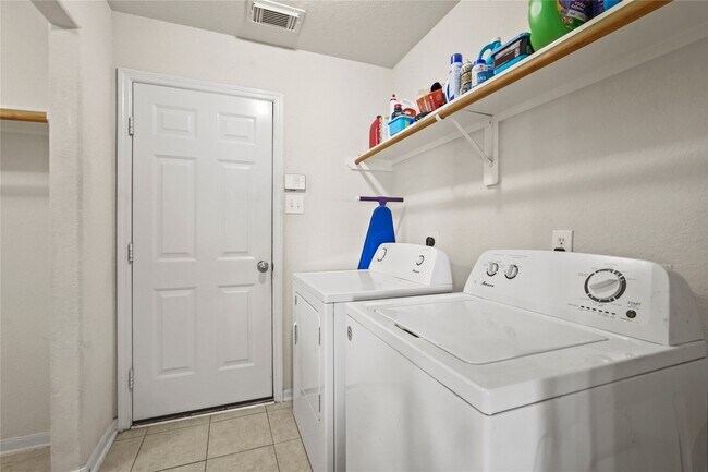 Building Photo - 17902 Sunshine Trace Ln