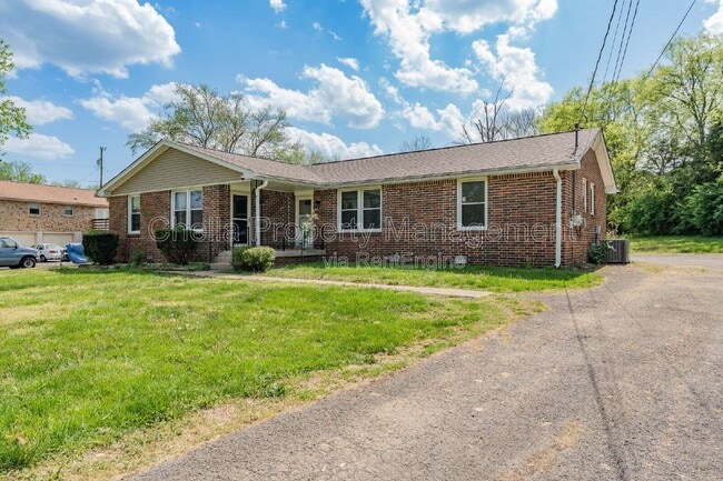 Building Photo - 282 Southburn Dr