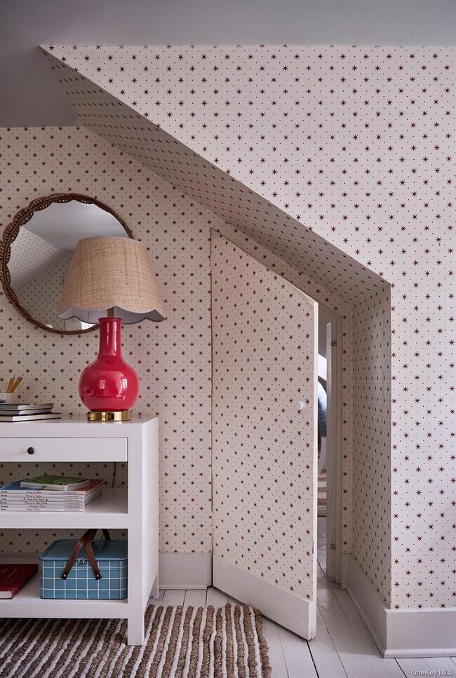 Building Photo - 11 Sutton Rd