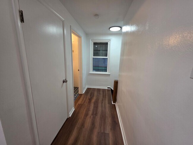 Building Photo - 4 Bedroom House for Rent in Shaler Schools !