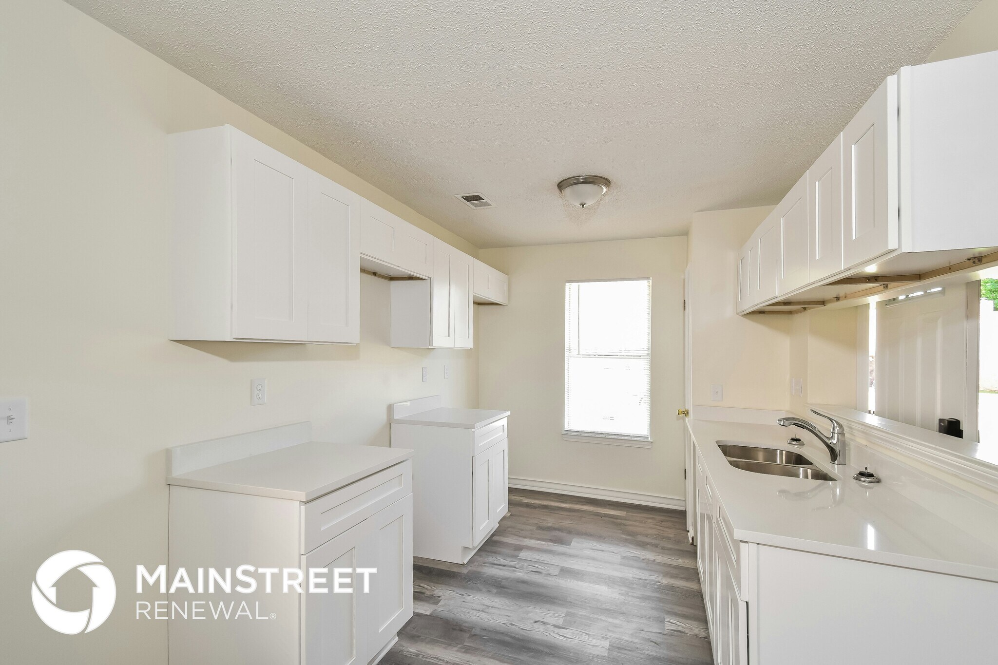 Building Photo - 2835 Heatherglen Cove W