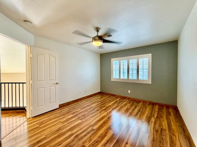Building Photo - UPGRADED 2 BEDROOM TOWNHOME | SOLAR + PRIVATE YARD | SILVERADO RANCH / HENDERSON
