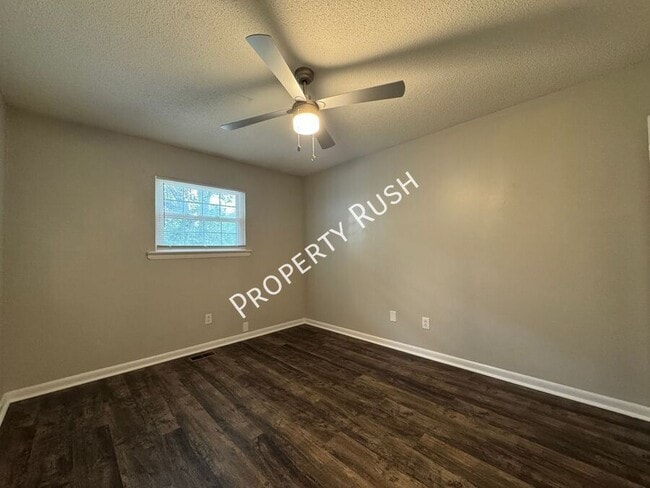 Building Photo - 3637 Missionaire Ave