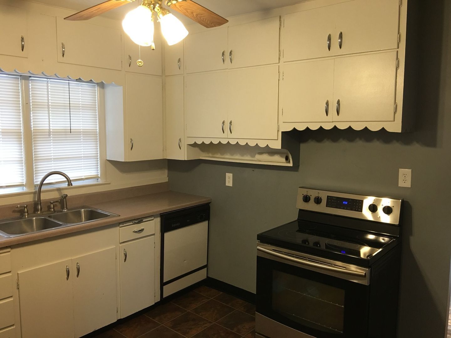 Building Photo - 816 15th St