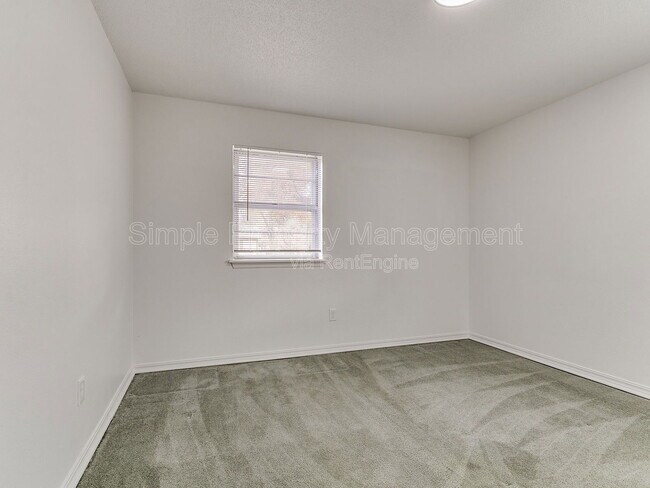 Building Photo - 104 Marilyn Ave