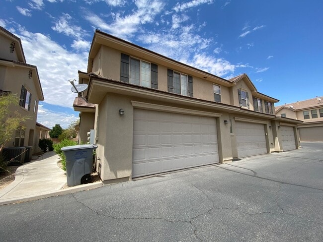Building Photo - 3439 S Barcelona Dr