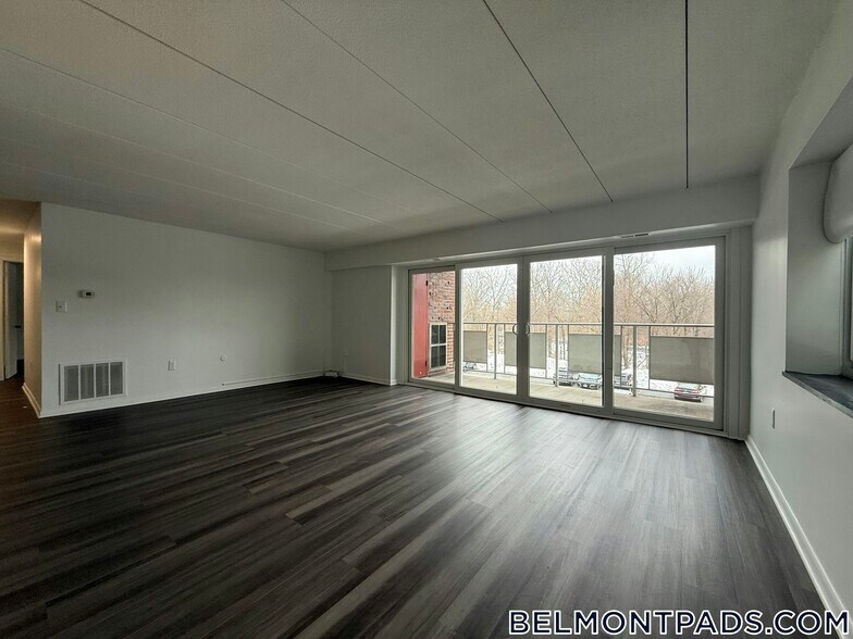 Building Photo - 53 Hill Rd