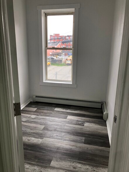 Building Photo - 217 College Blvd