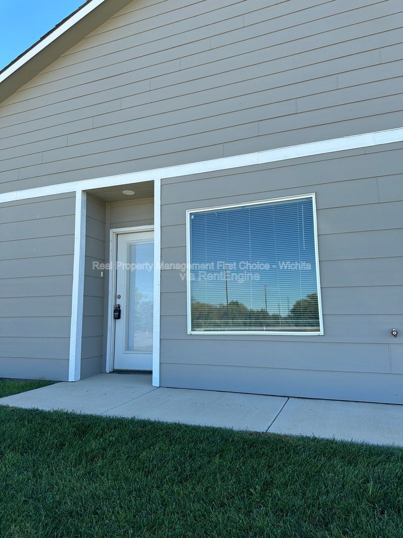 Building Photo - 5472 N Colburn Ct