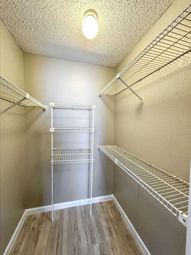 Building Photo - Lovely 2-Bedroom Condo with Modern Comfort...