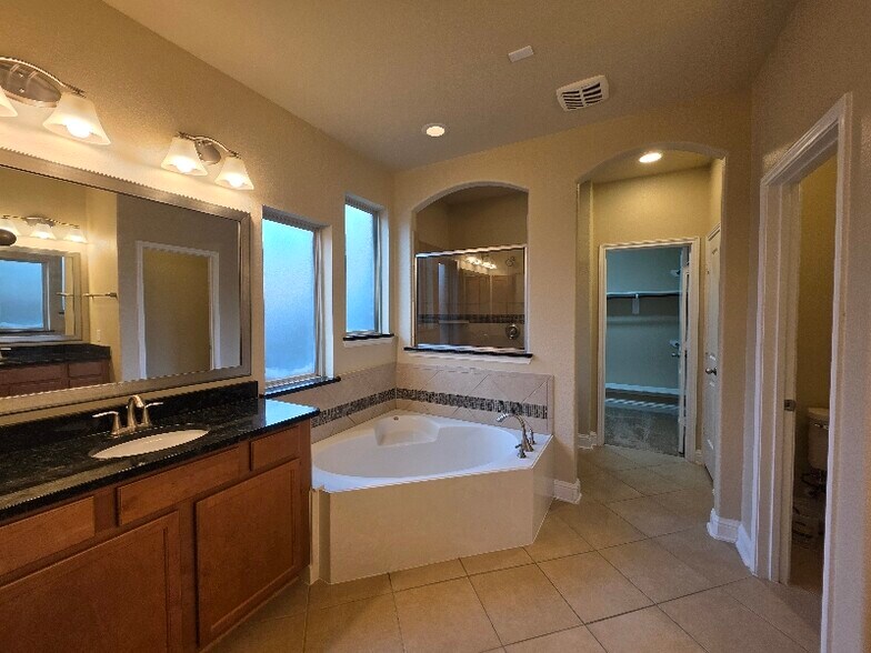 Building Photo - 4110 Addison Ranch Ln