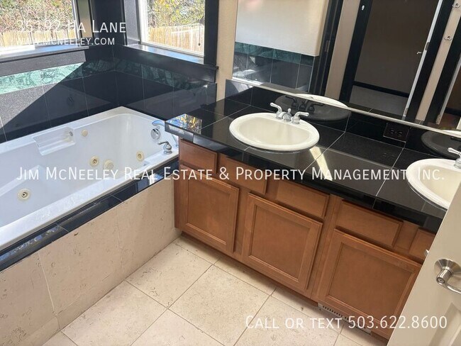 Building Photo - 35192 Ha Ln