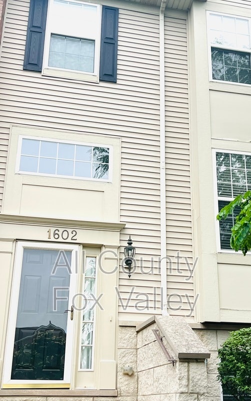 Building Photo - 1602 Edinburgh Dr