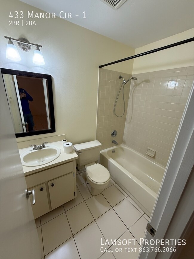 Building Photo - 433 Manor Cir