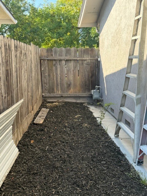 Building Photo - Stockton 3 Bedroom 2 Bathroom Home Solar Power