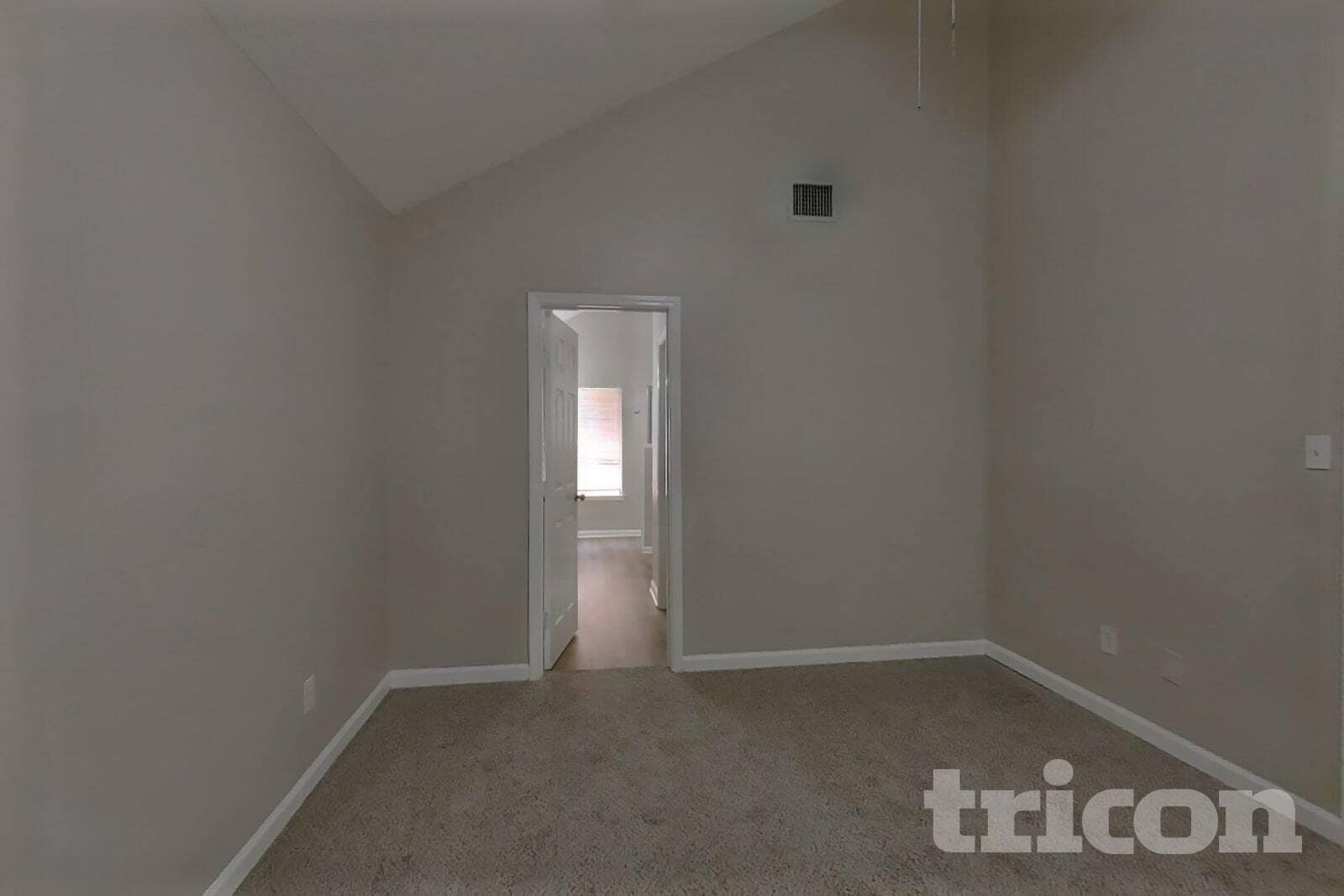 Building Photo - 16027 Hidden Acres Dr