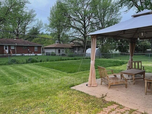 Building Photo - 115 Alice Dr