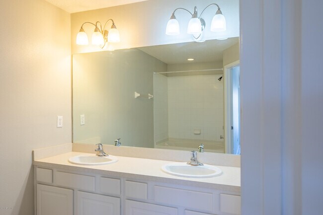 Building Photo - 13292 Stone Pond Dr