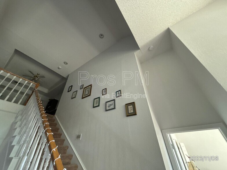 Building Photo - 3101 Crickett Dr