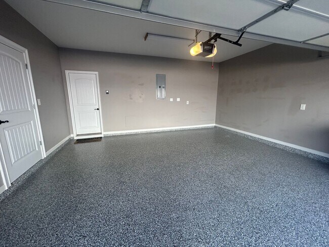 Building Photo - 405 Lexington Village