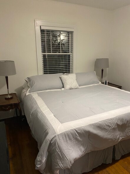 Building Photo - 301 Bingham Ave