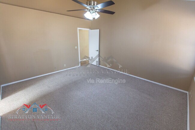 Building Photo - 3950 W Saragosa St