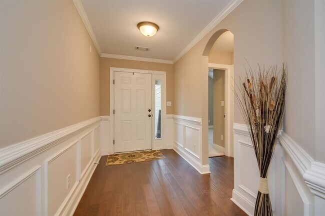 Building Photo - 219 Sandleton Way