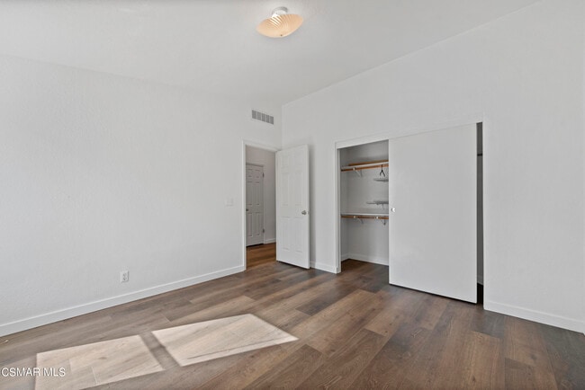 Building Photo - 1057 E La Loma Ave