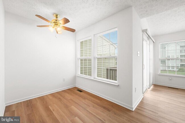 Building Photo - 14 Gemstone Ct
