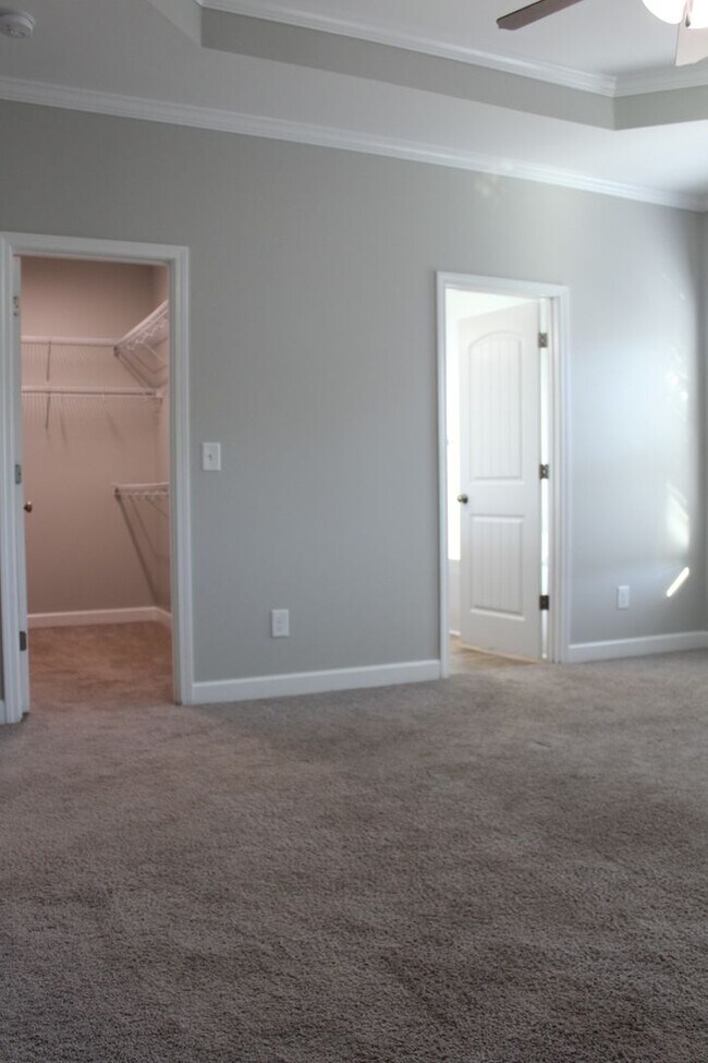 Building Photo - 228 Planters Ridge Dr