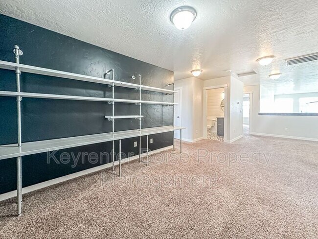 Building Photo - 4661 N Alester Ave