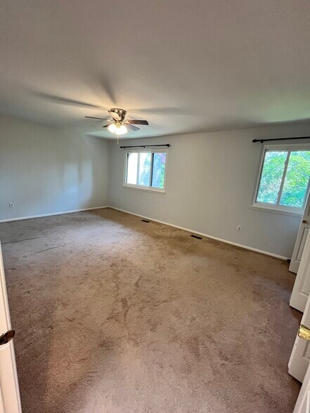 primary bedroom - 2147 Chapel Valley Ln