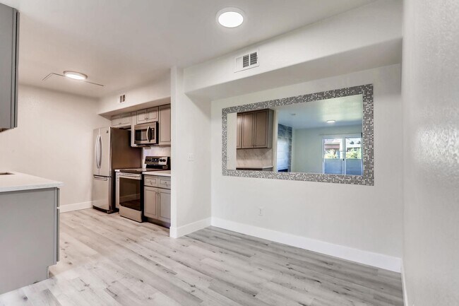 Building Photo - Tuscano Condo 1 Bedroom