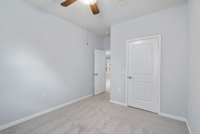 Building Photo - 5704 Arbor Hill Ln