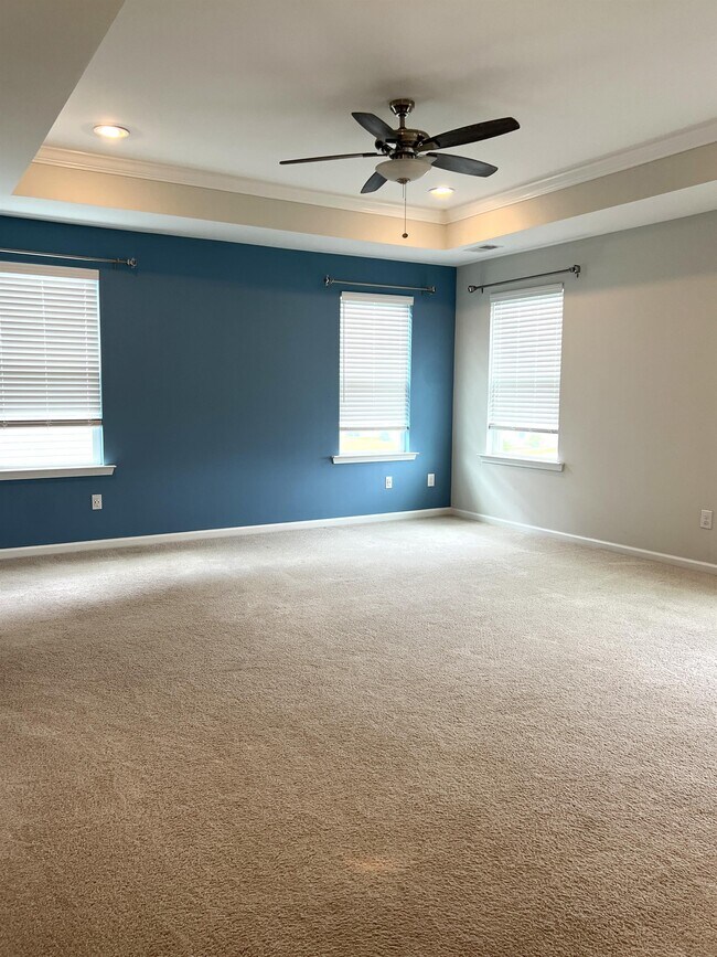 Building Photo - 56 RedWall Cir