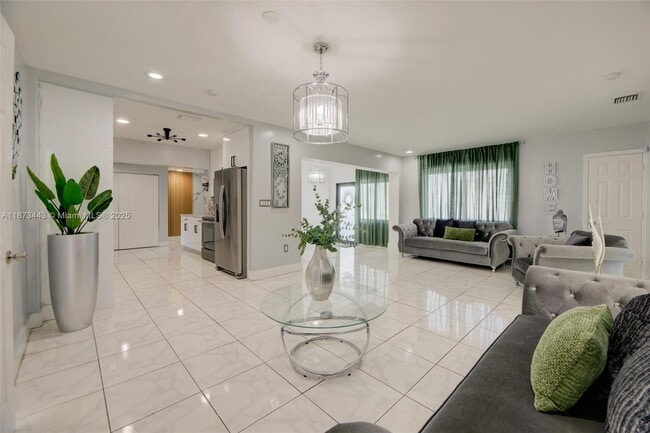 Building Photo - 1240 Peri St