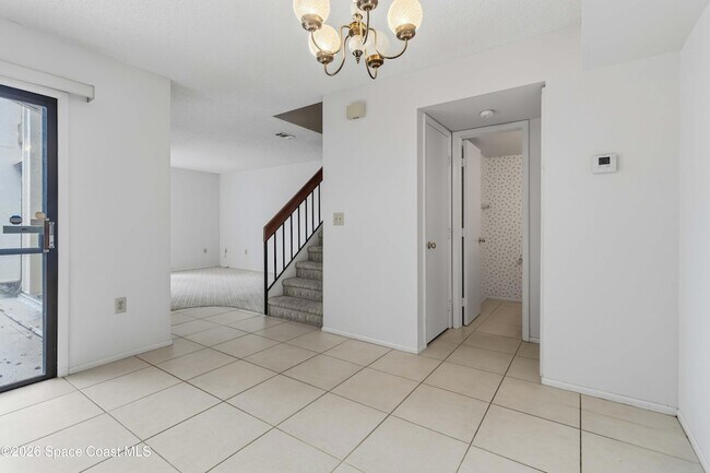 Building Photo - 1020 Abada Ct NE