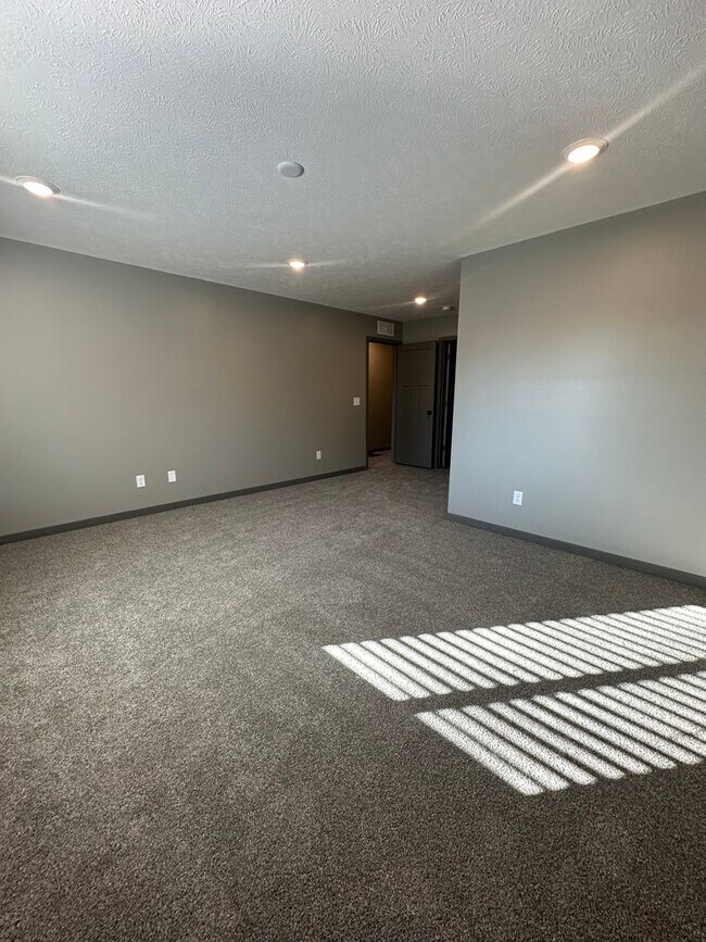 Building Photo - Starr St Townhomes