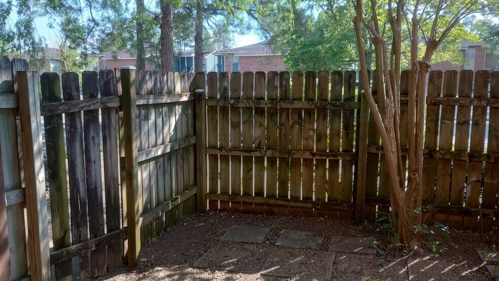 Building Photo - 7733 Bles Ave