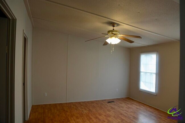 Building Photo - 111 Brighton Dr