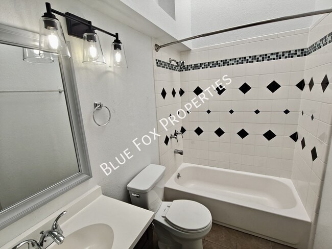 Building Photo - 880 E Peppergrass Ln