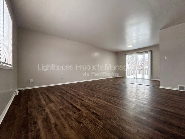 Building Photo - 607 Clayton Ave NW