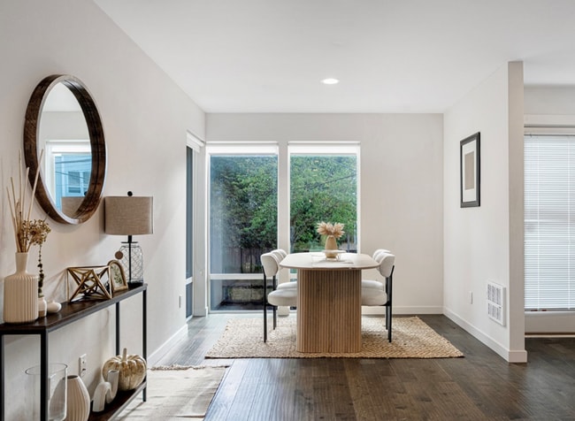 Building Photo - 8853 Stone Ave N