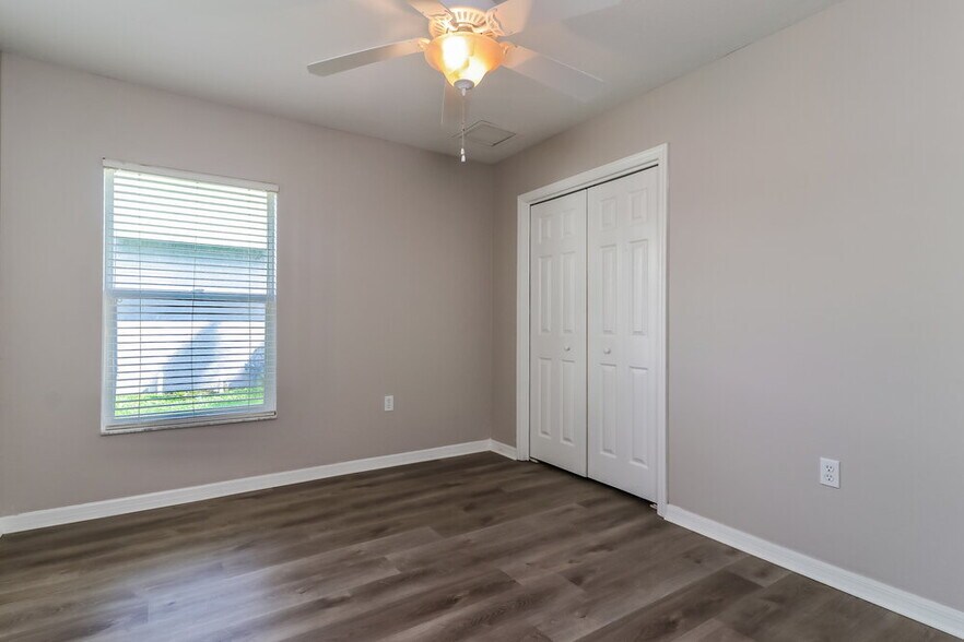 Building Photo - 4545 Marchmont Blvd