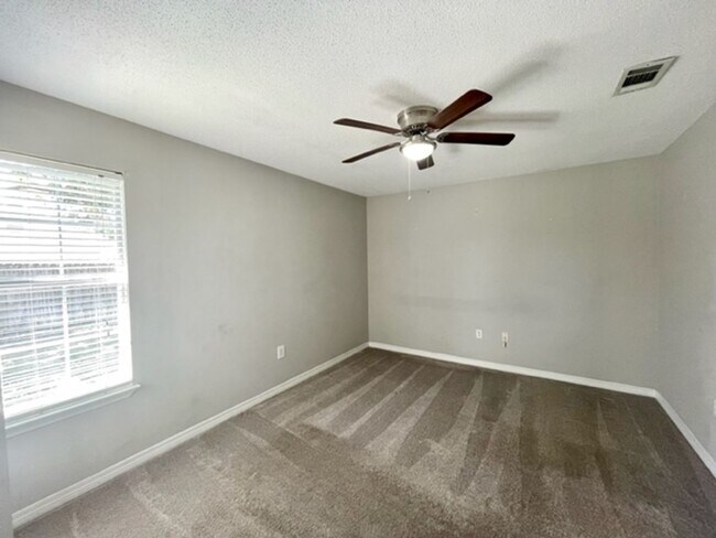 Building Photo - Nice 3 Bedroom Home For Rent!