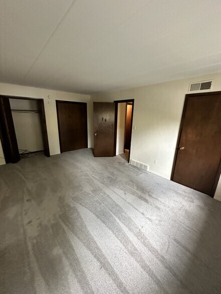 Building Photo - 301 Bigham St