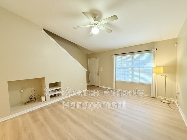 Building Photo - 2738 W Tharpe St