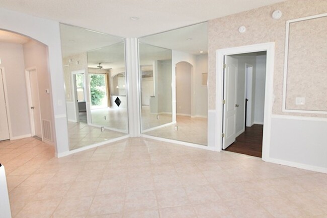 Building Photo - Oviedo - 3 Bedroom, 2 Bathroom - $2,345.00