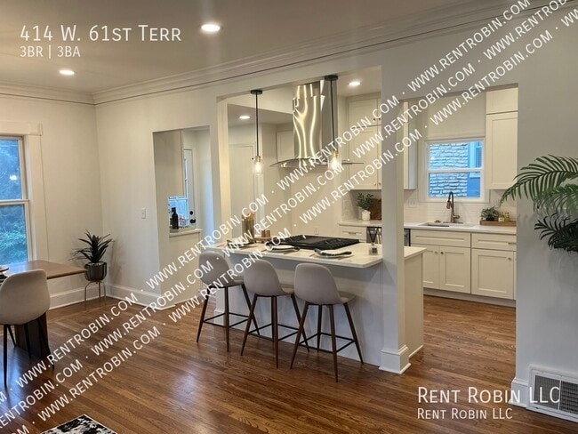 Building Photo - 414 W 61st Terrace